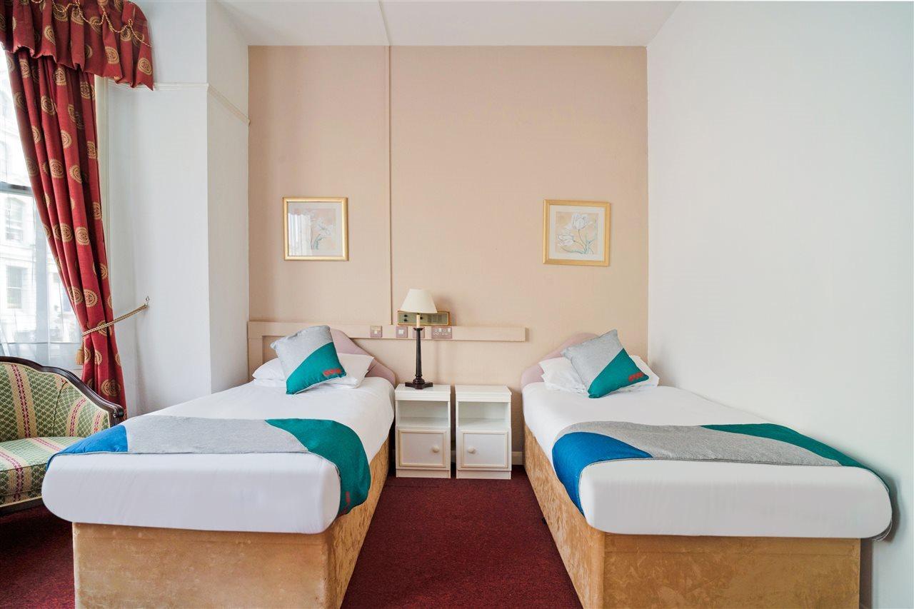 Oyo The Palm Court Hotel WTA-toernooi van WTA-toernooi van Eastbourne Buitenkant foto