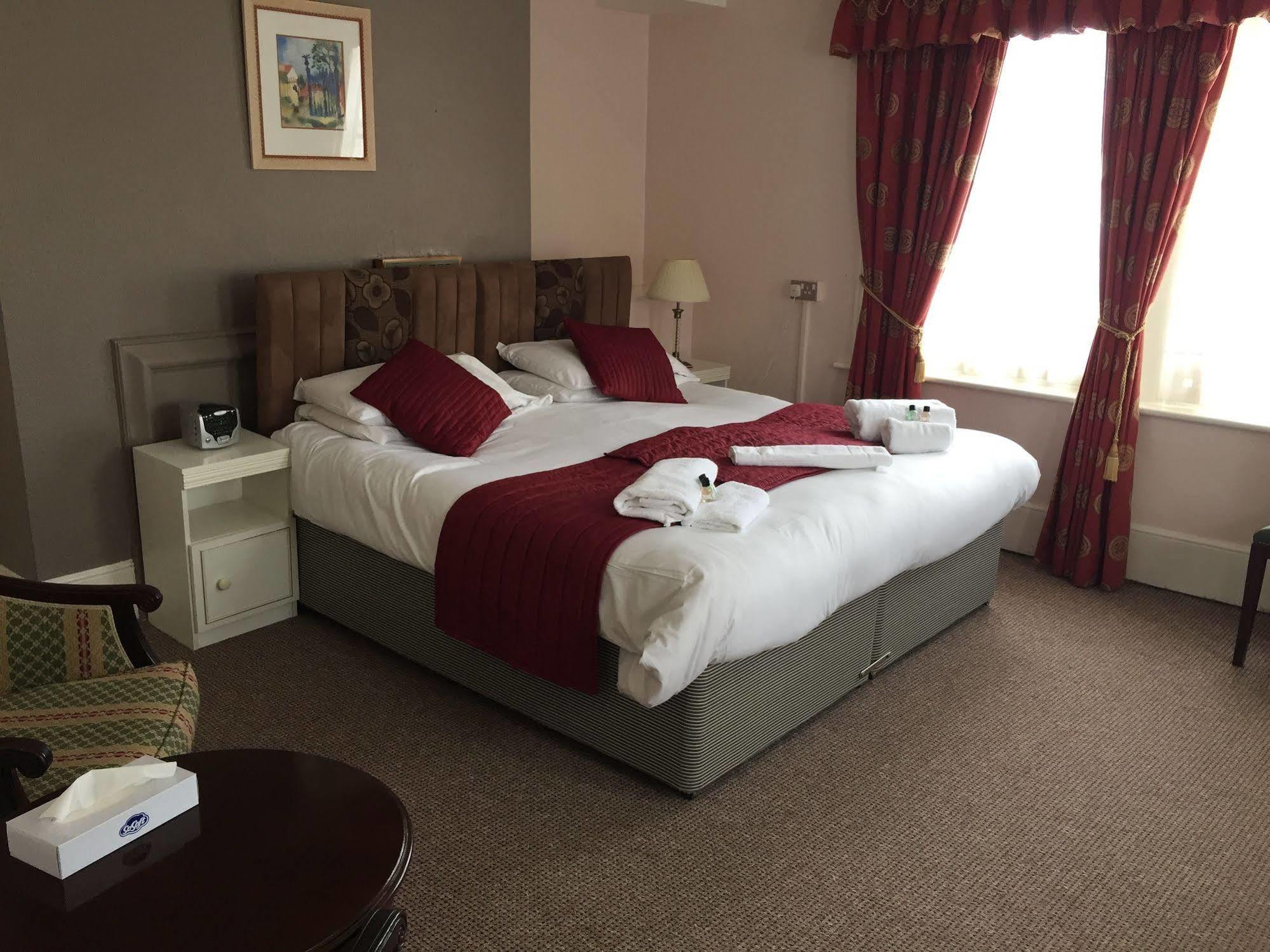 Oyo The Palm Court Hotel WTA-toernooi van WTA-toernooi van Eastbourne Buitenkant foto